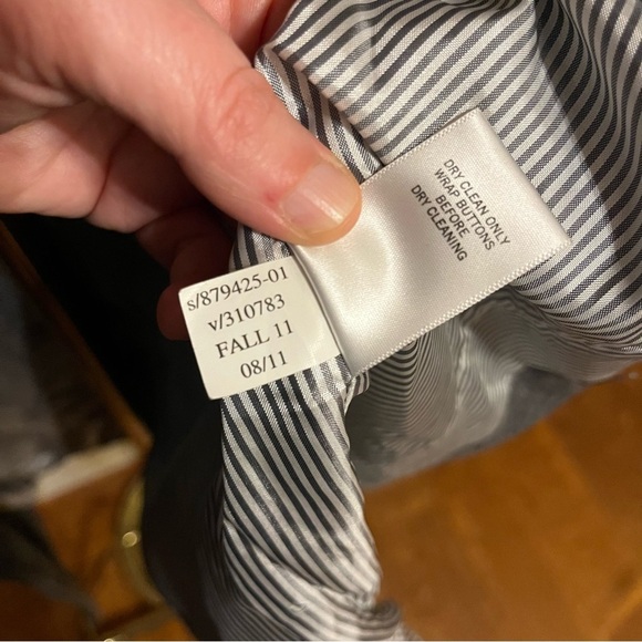 BANANA REPUBLIC ~ Grey Hooded Wool Blend Coat with Toggle Closures and Pockets - Picture 8 of 11